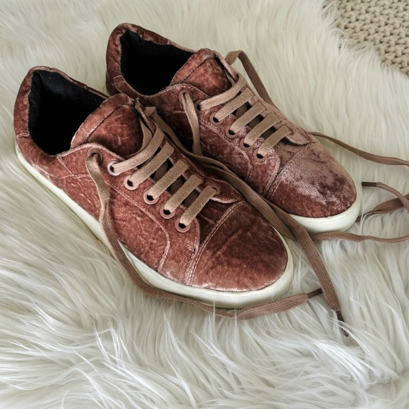 Rebecca Minkoff Bleecker Too Velvet Sneakers 8.5 - Picture 2 of 9